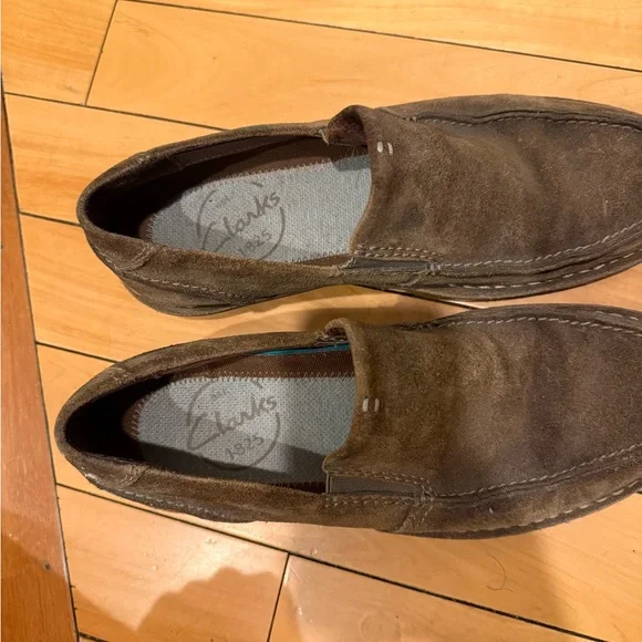 BRAND NEW CLARKS men's  loafers - Picture 5 of 6